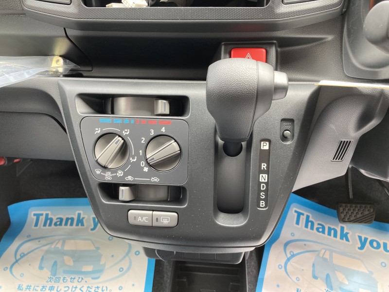 ダイハツ ミライース10枚目