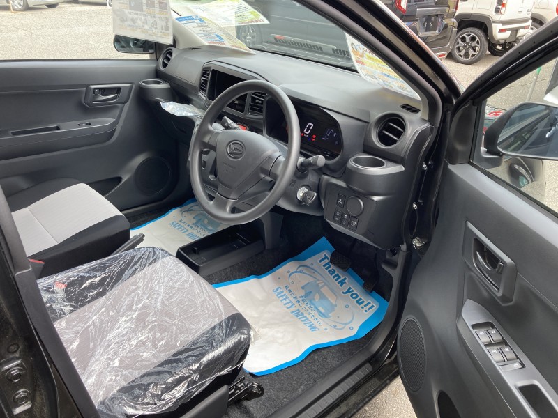 ダイハツ ミライース6枚目