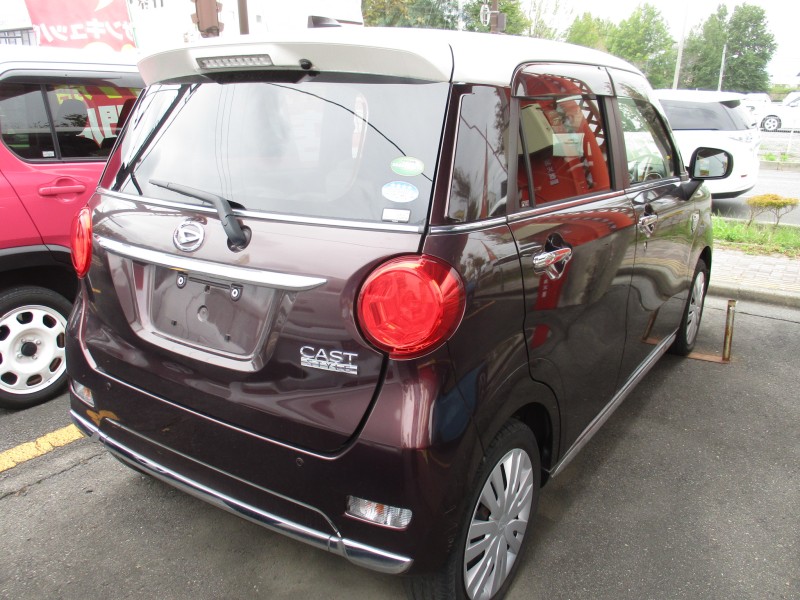 ダイハツ キャストスタイル3枚目