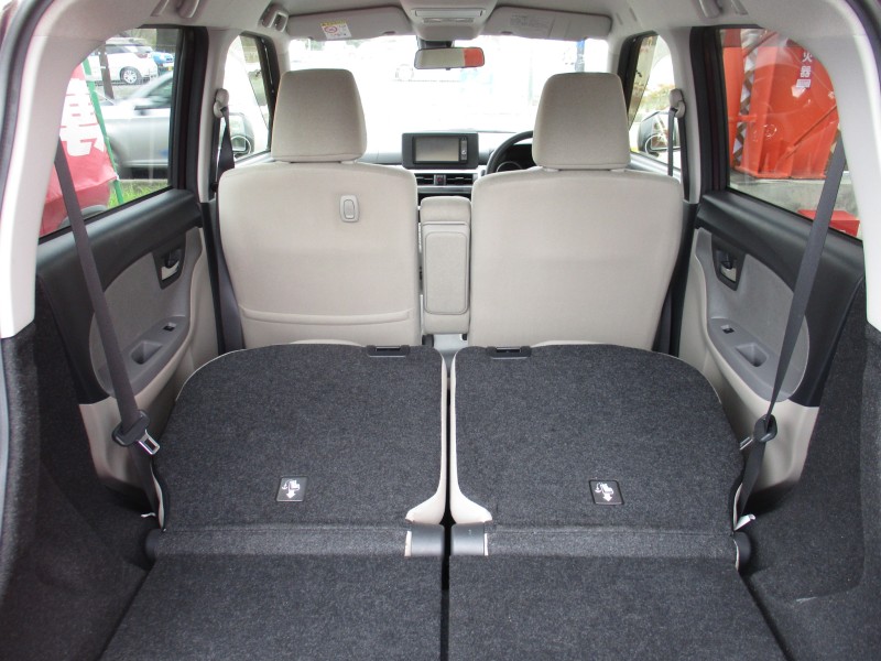 ダイハツ キャストスタイル7枚目