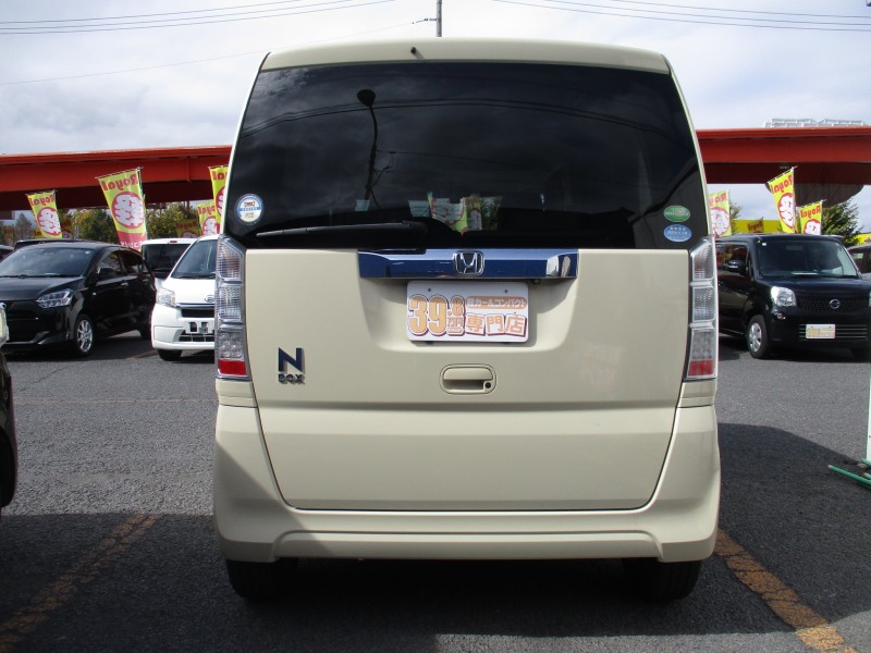 ホンダ N BOX4枚目