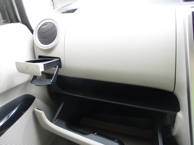 三菱 eKワゴン13枚目