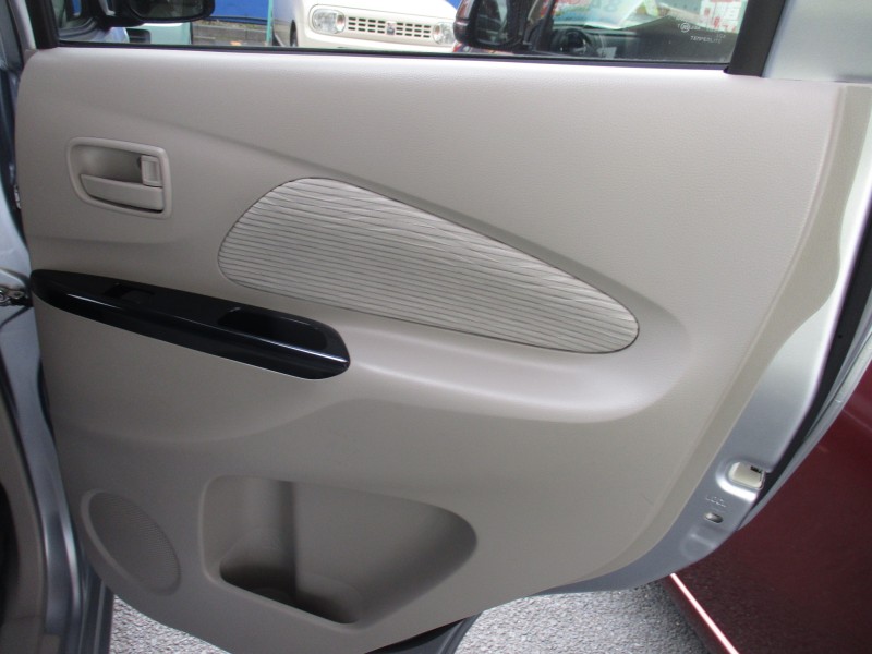 三菱 eKワゴン24枚目