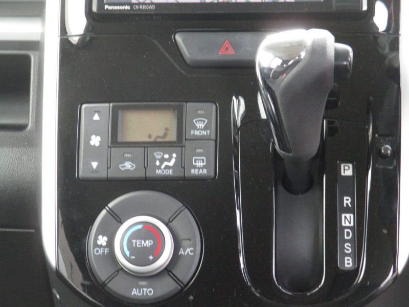 ダイハツ タント12枚目