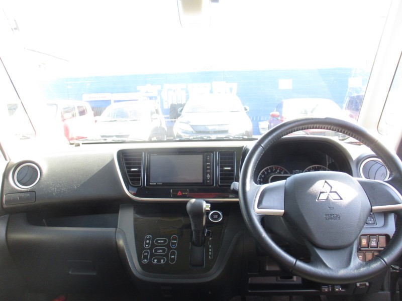 三菱 eKスペース10枚目