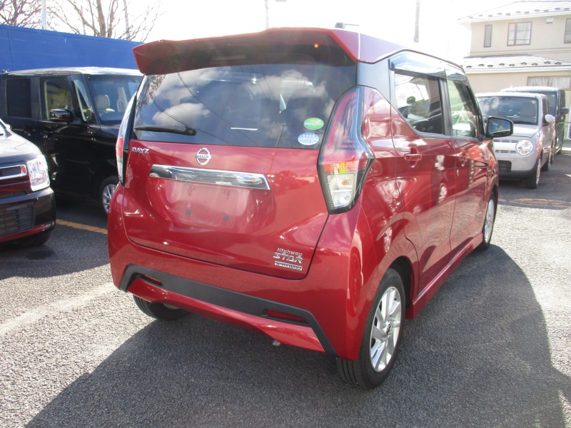 ニッサン デイズ3枚目