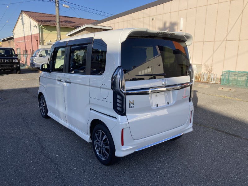 ホンダ N BOX4枚目