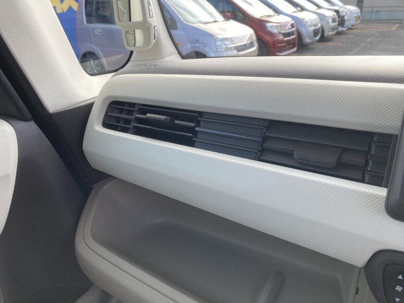 ホンダ N BOX13枚目