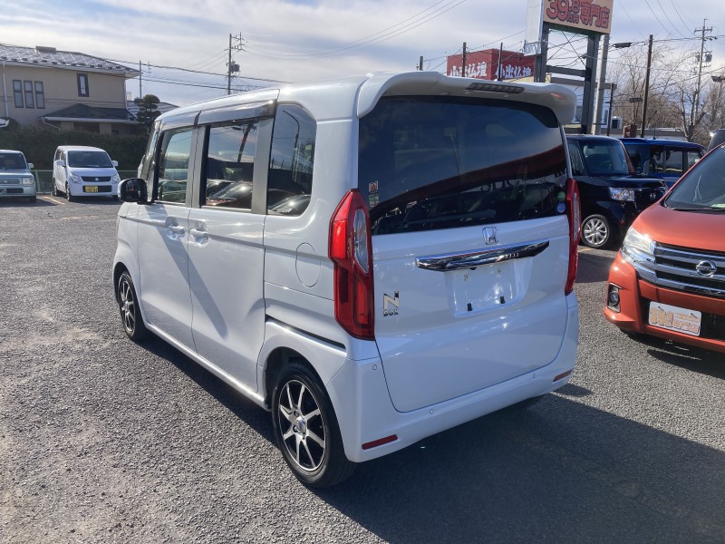 ホンダ N BOX4枚目