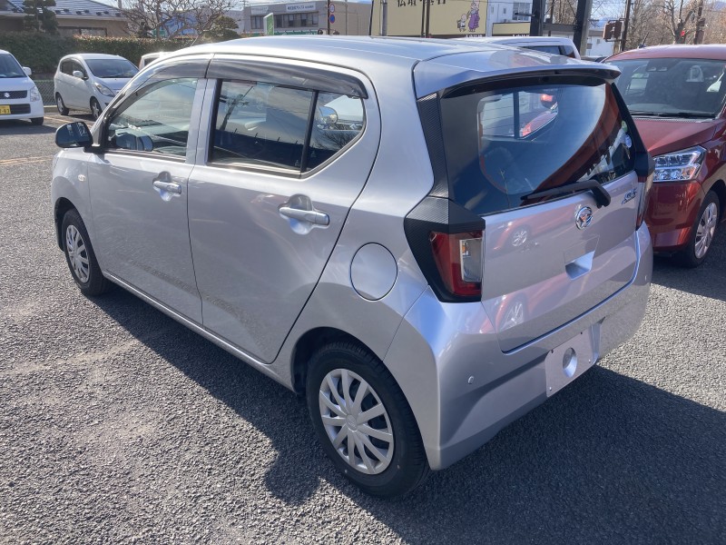 ダイハツ ミライース4枚目