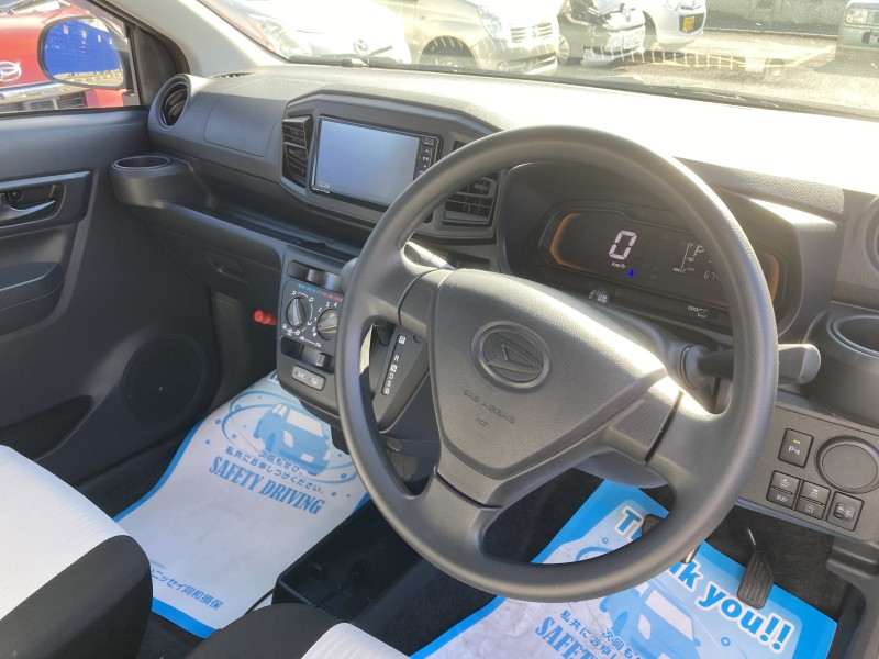 ダイハツ ミライース6枚目