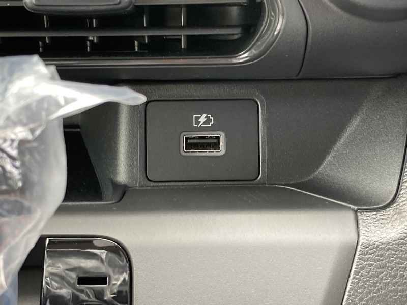 三菱 eKワゴン16枚目