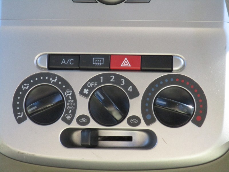 ダイハツ タント12枚目