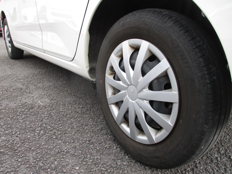 ダイハツ ミライース24枚目