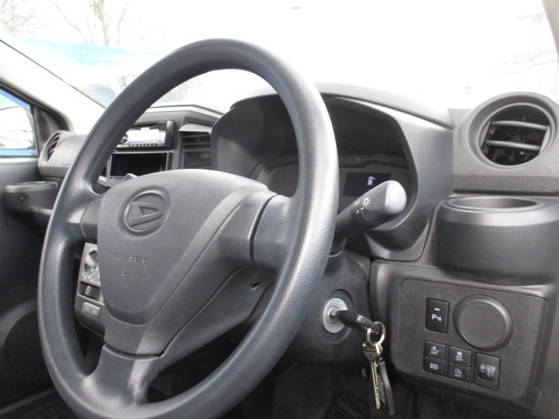 ダイハツ ミライース8枚目