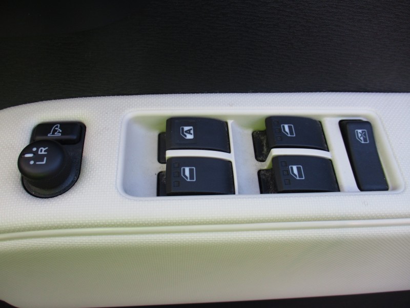 ダイハツ ミラココア22枚目