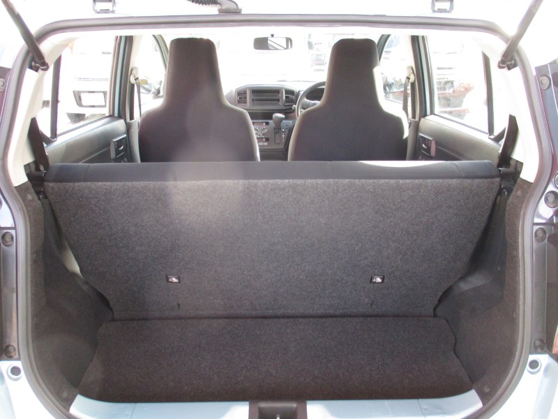 ダイハツ ミライース6枚目