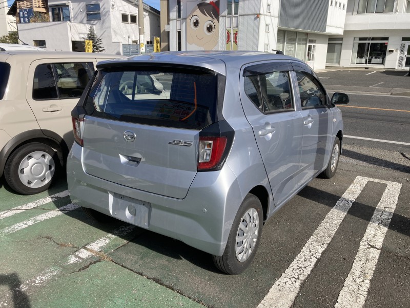 ダイハツ ミライース3枚目