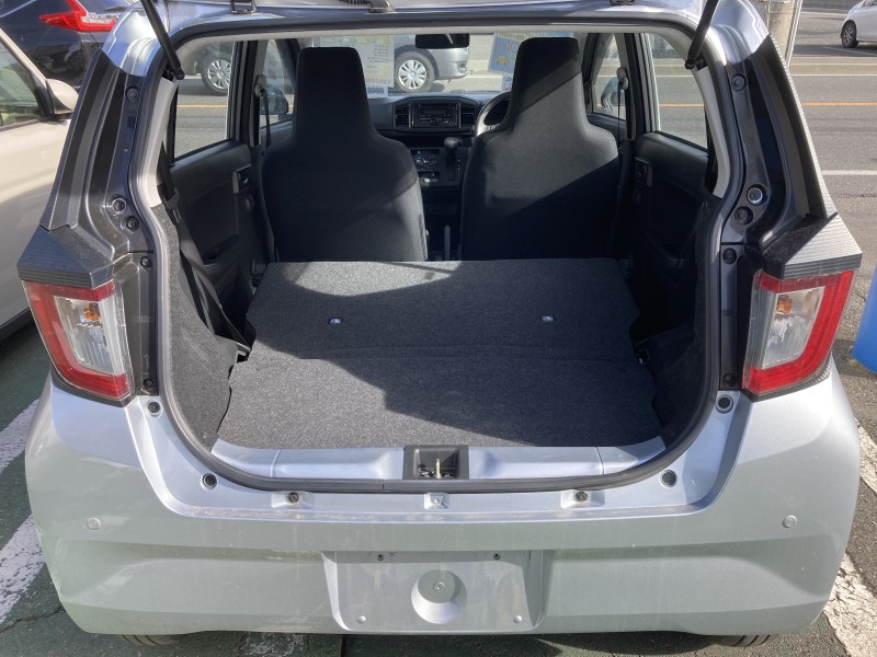 ダイハツ ミライース6枚目