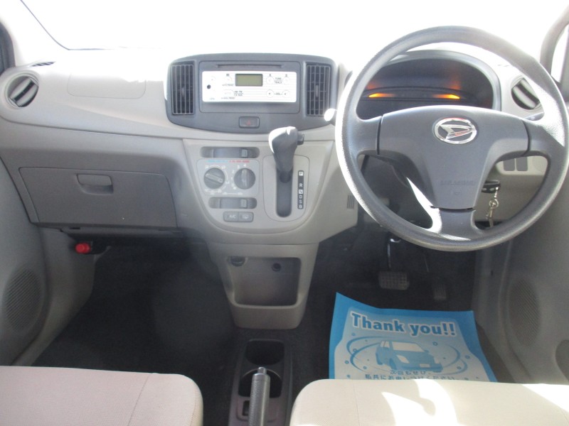 ダイハツ ミライース10枚目