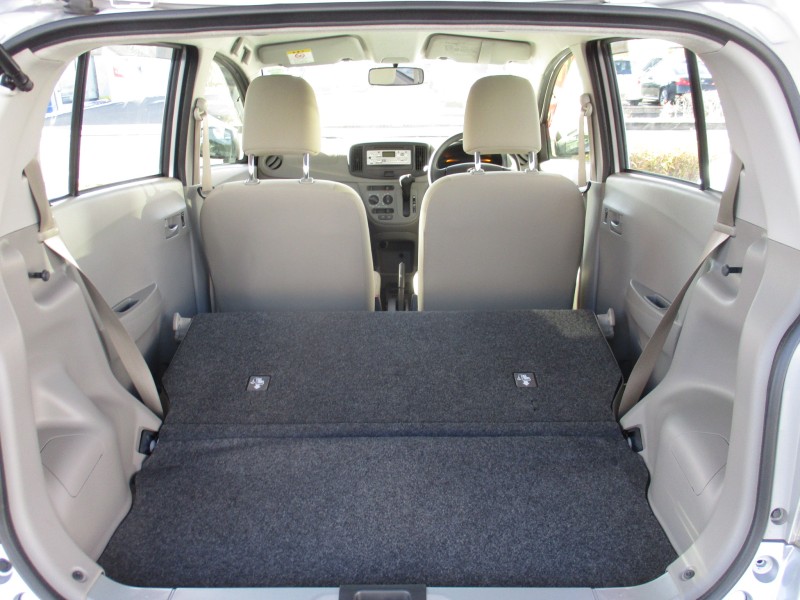 ダイハツ ミライース7枚目