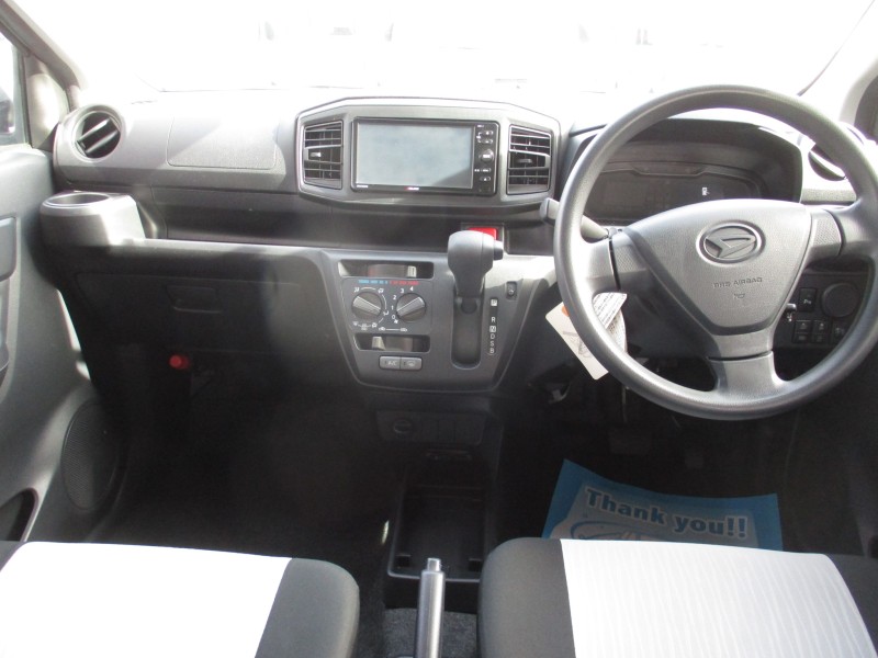 ダイハツ ミライース10枚目