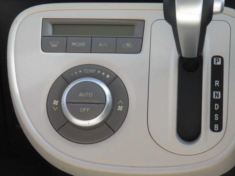 ダイハツ ミラココア10枚目