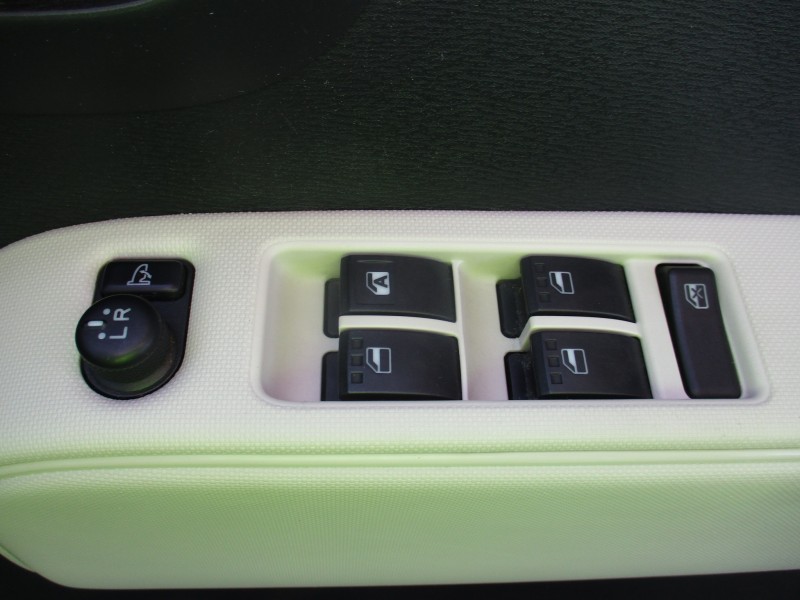 ダイハツ ミラココア23枚目