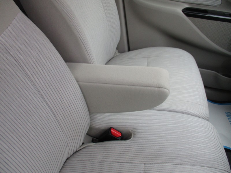 三菱 eKワゴン9枚目