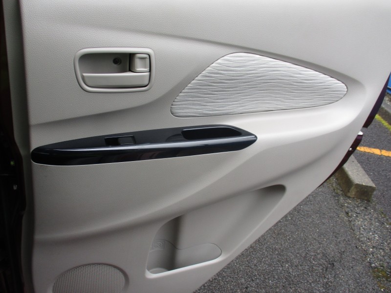 三菱 eKワゴン25枚目