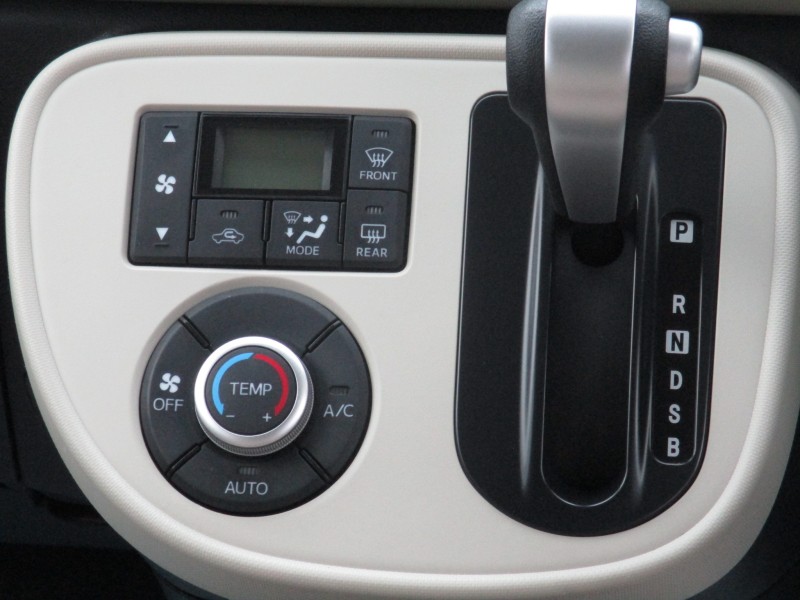 ダイハツ ミラココア11枚目