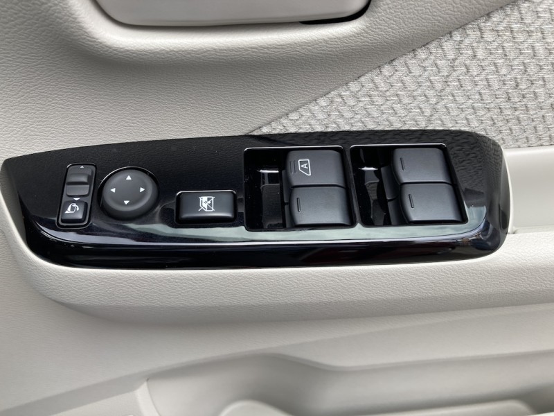 三菱 eKワゴン21枚目