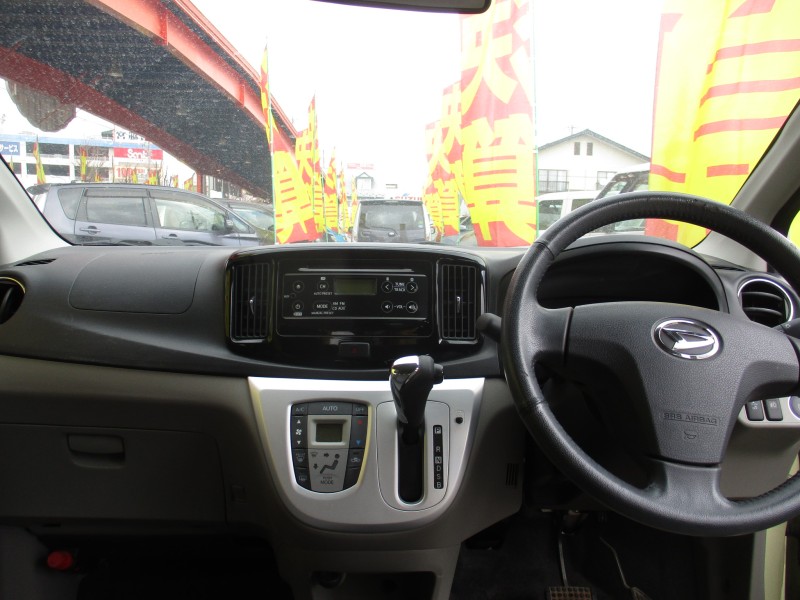 ダイハツ ミライース10枚目