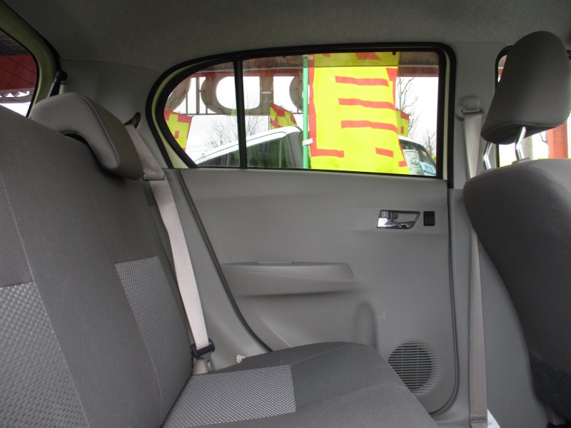 ダイハツ ミライース20枚目