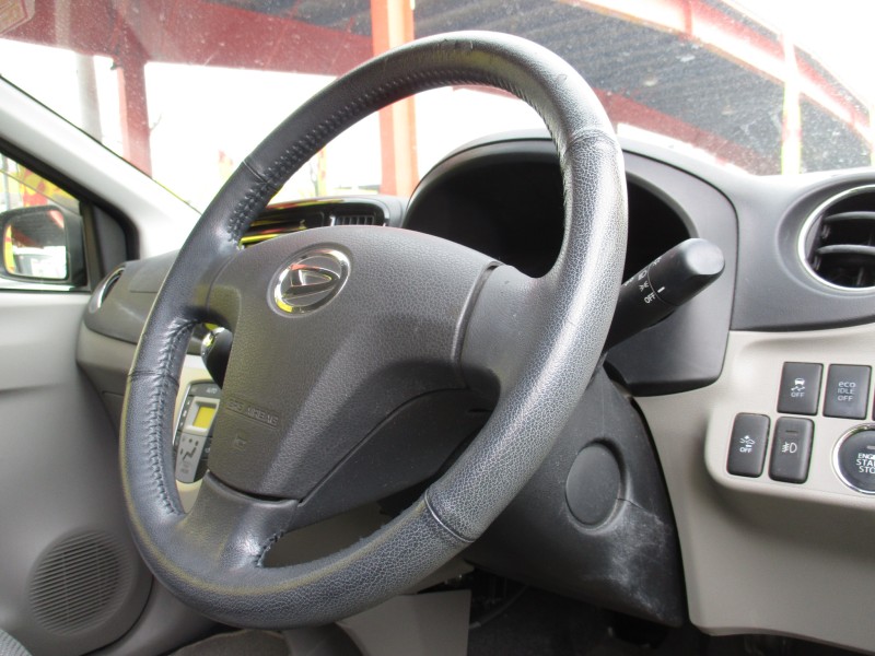 ダイハツ ミライース8枚目